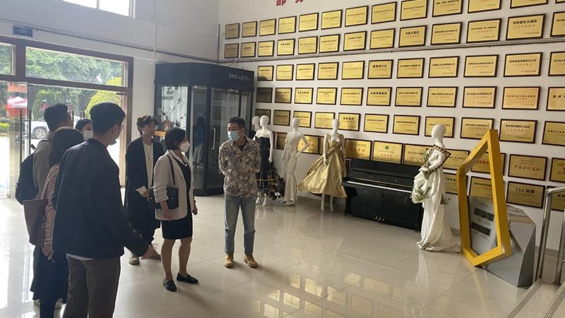 学生党平价短视频三脚架品牌